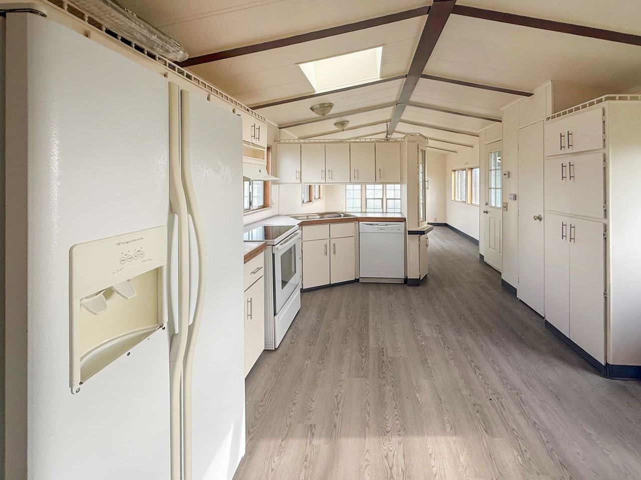 1605 S Hayford Rd - Photo 5 of 8