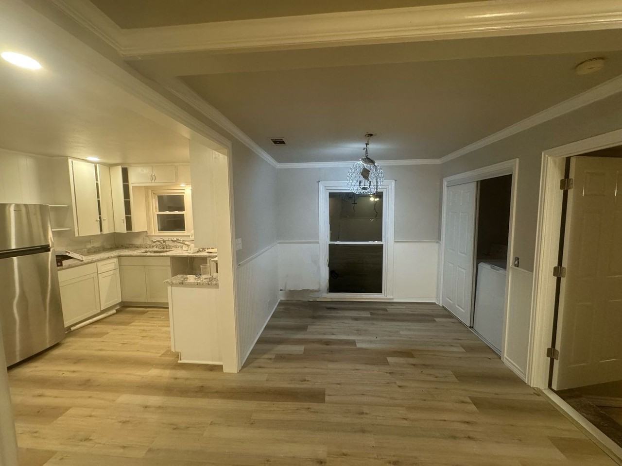 1112 N Lockhart St - Photo 5 of 12