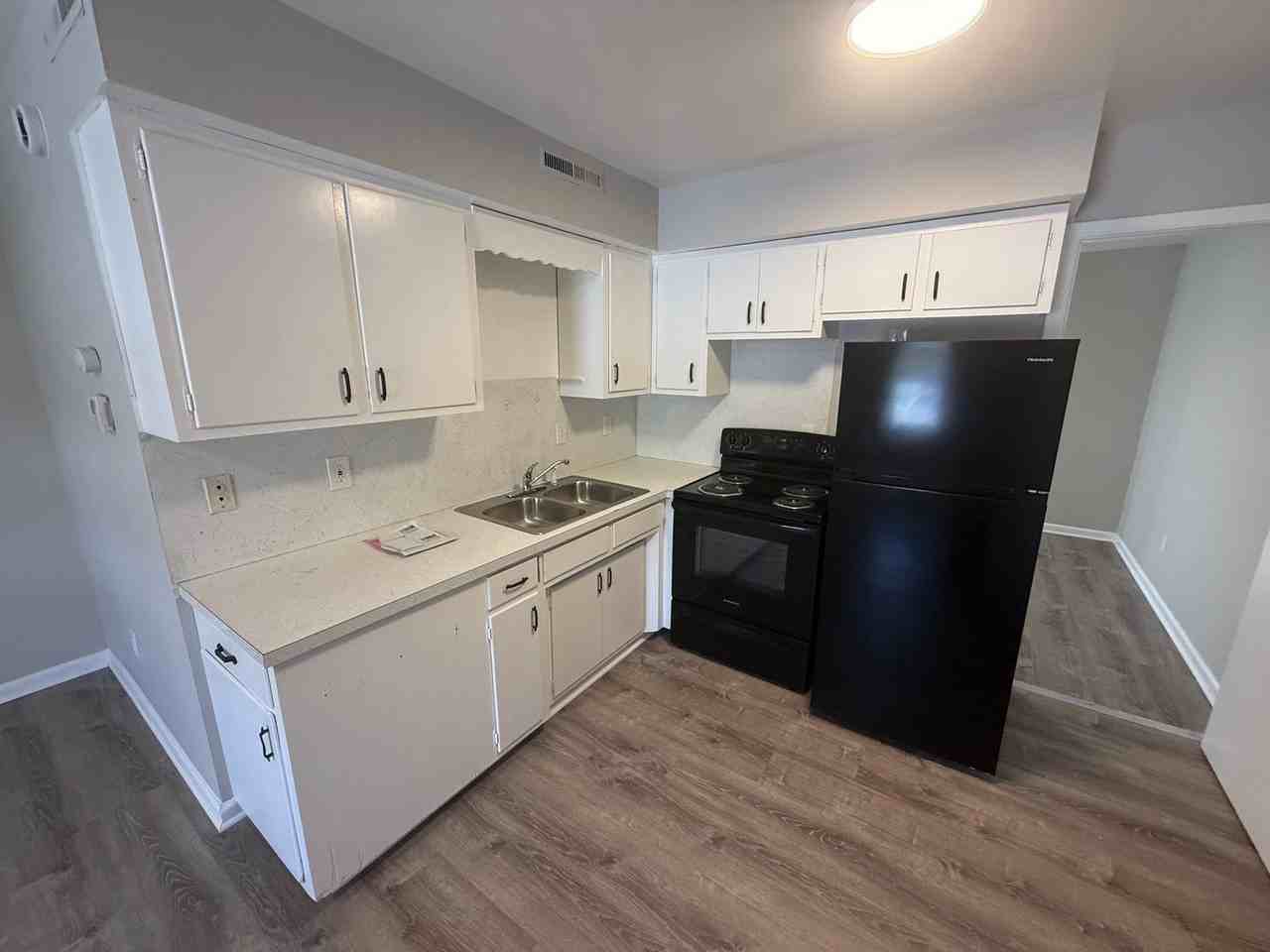 710 W Cunningham Dr #1 - Photo 5 of 11