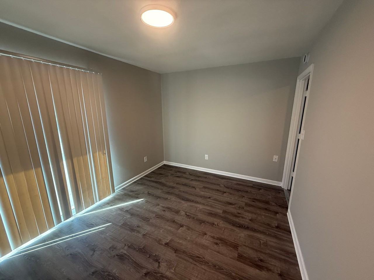 710 W Cunningham Dr #1 - Photo 7 of 11