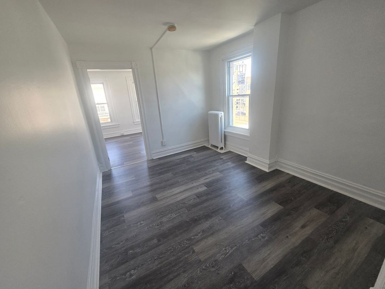 450 W Maple St - Photo 2 of 7