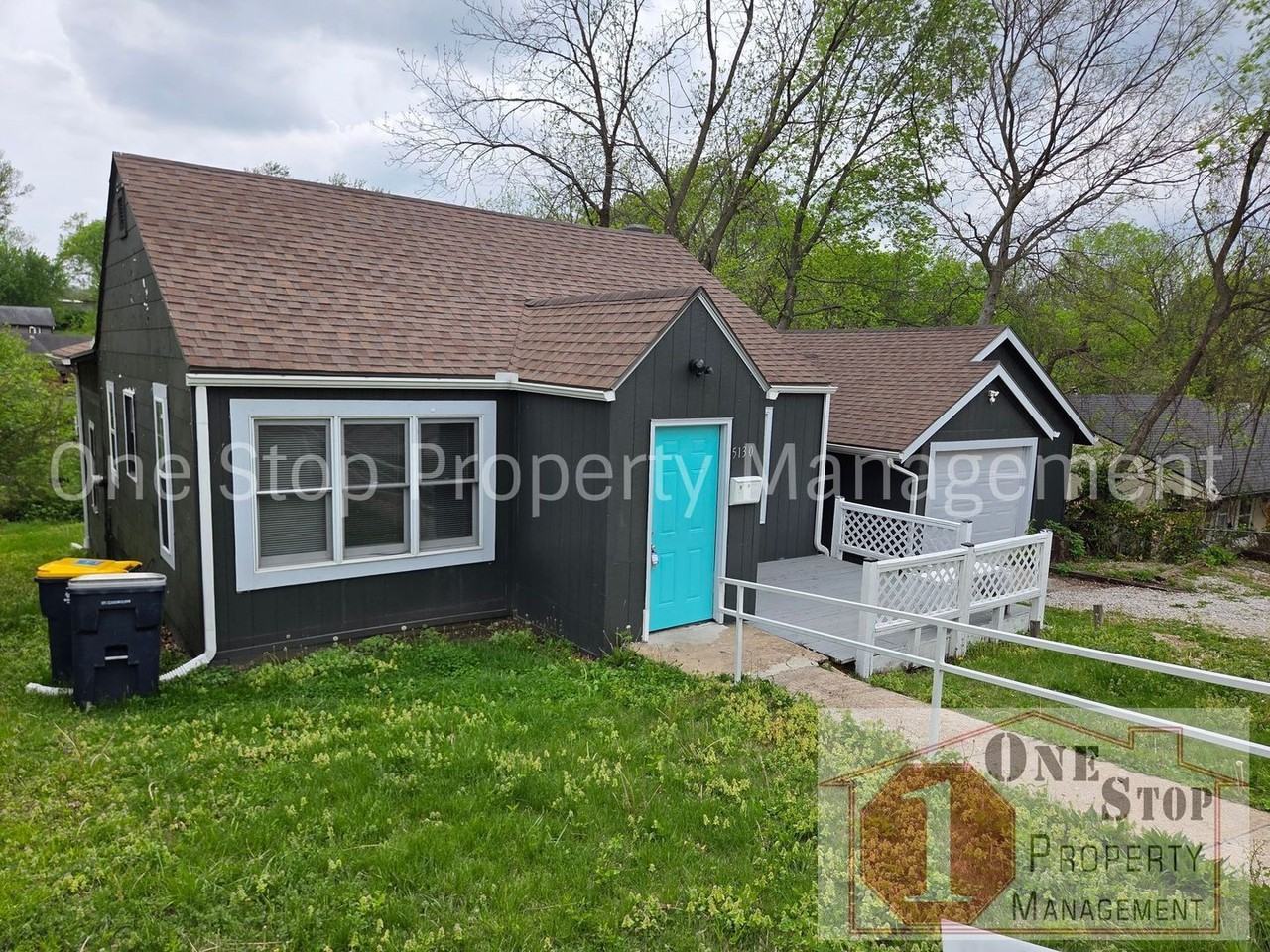 5130 Ne Baxter Ave - Photo 2 of 24