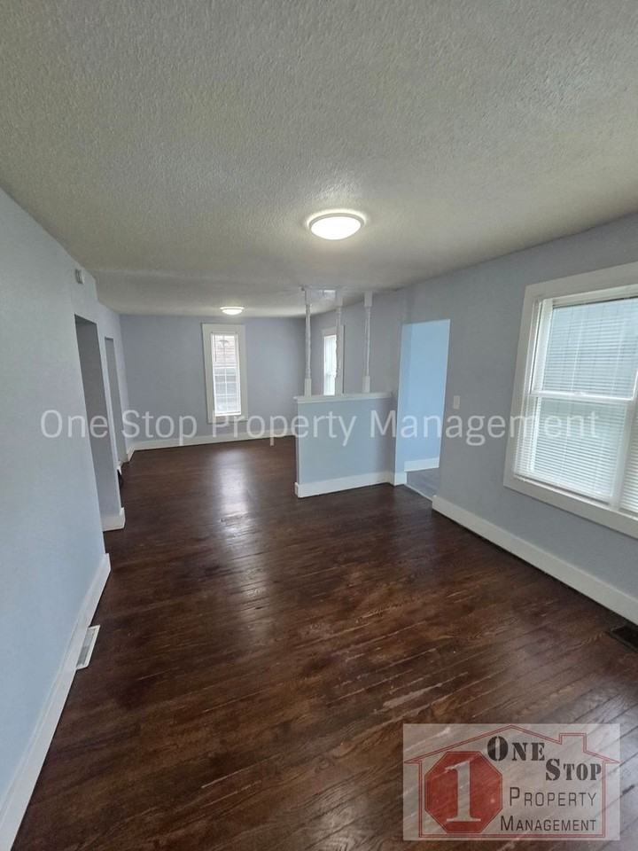 5130 Ne Baxter Ave - Photo 6 of 24