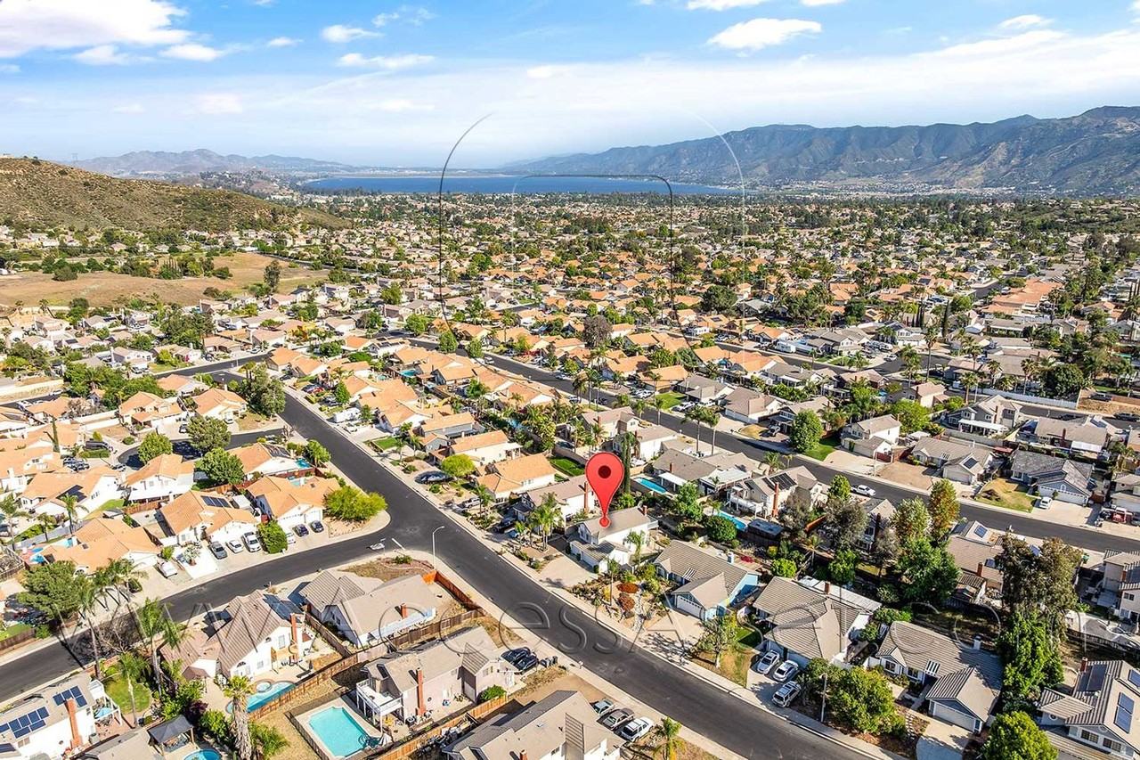 16516 Nectarine Way - Photo 4 of 32