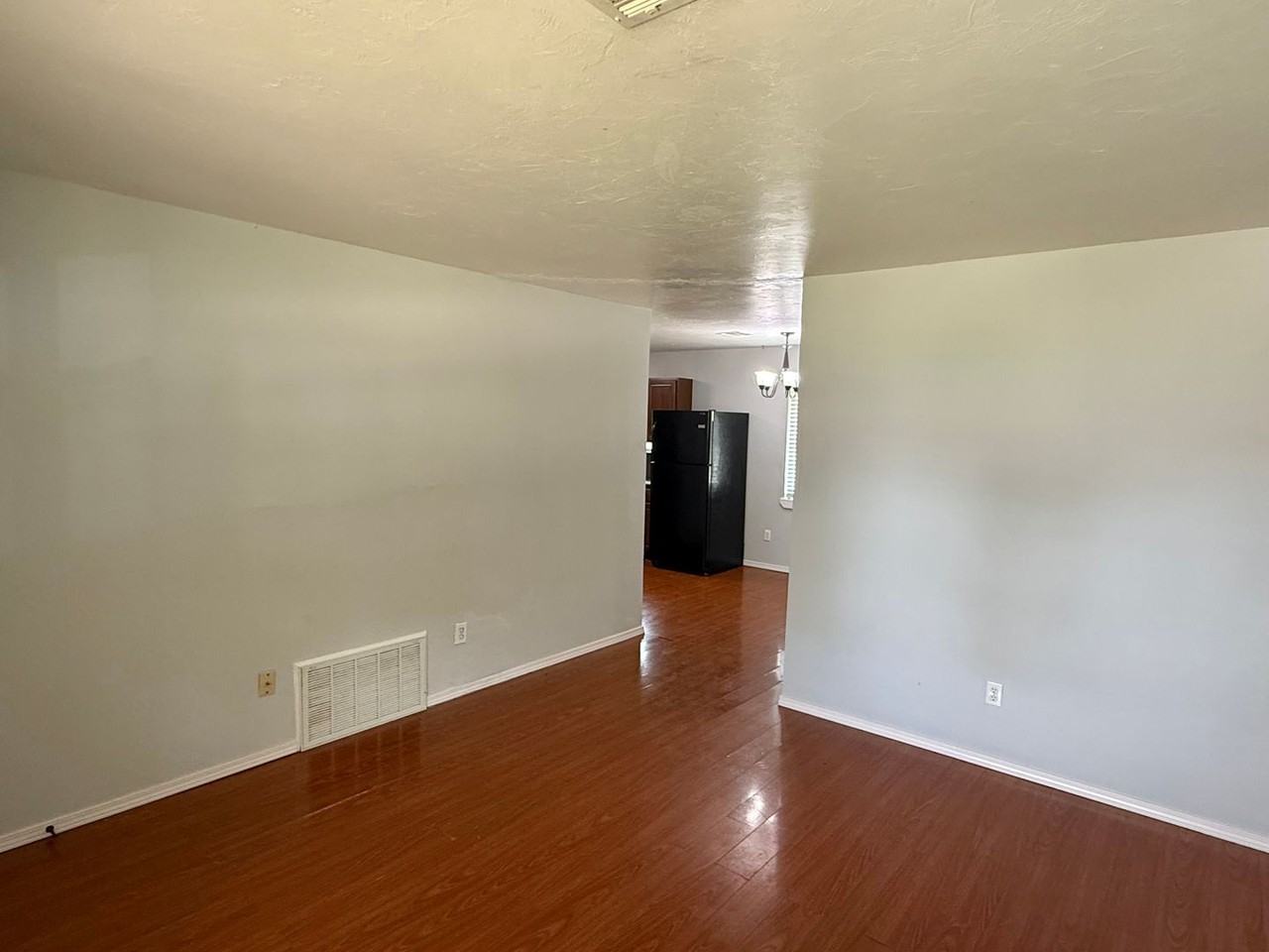 507 Gayclifee Ter - Photo 2 of 12