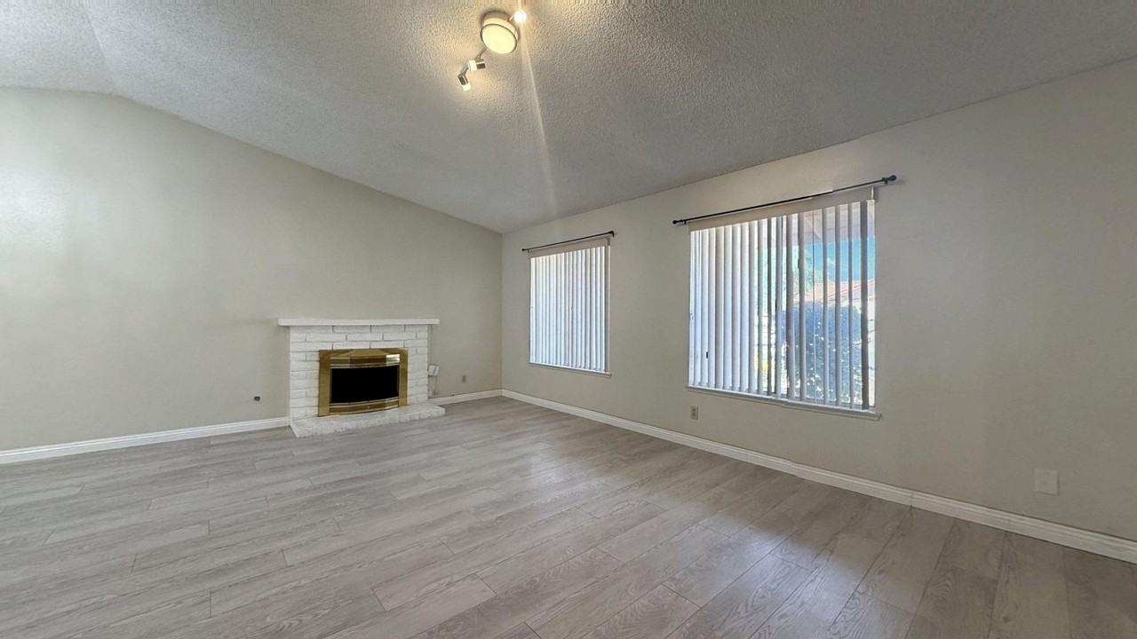 148 Carmody St - Photo 5 of 31