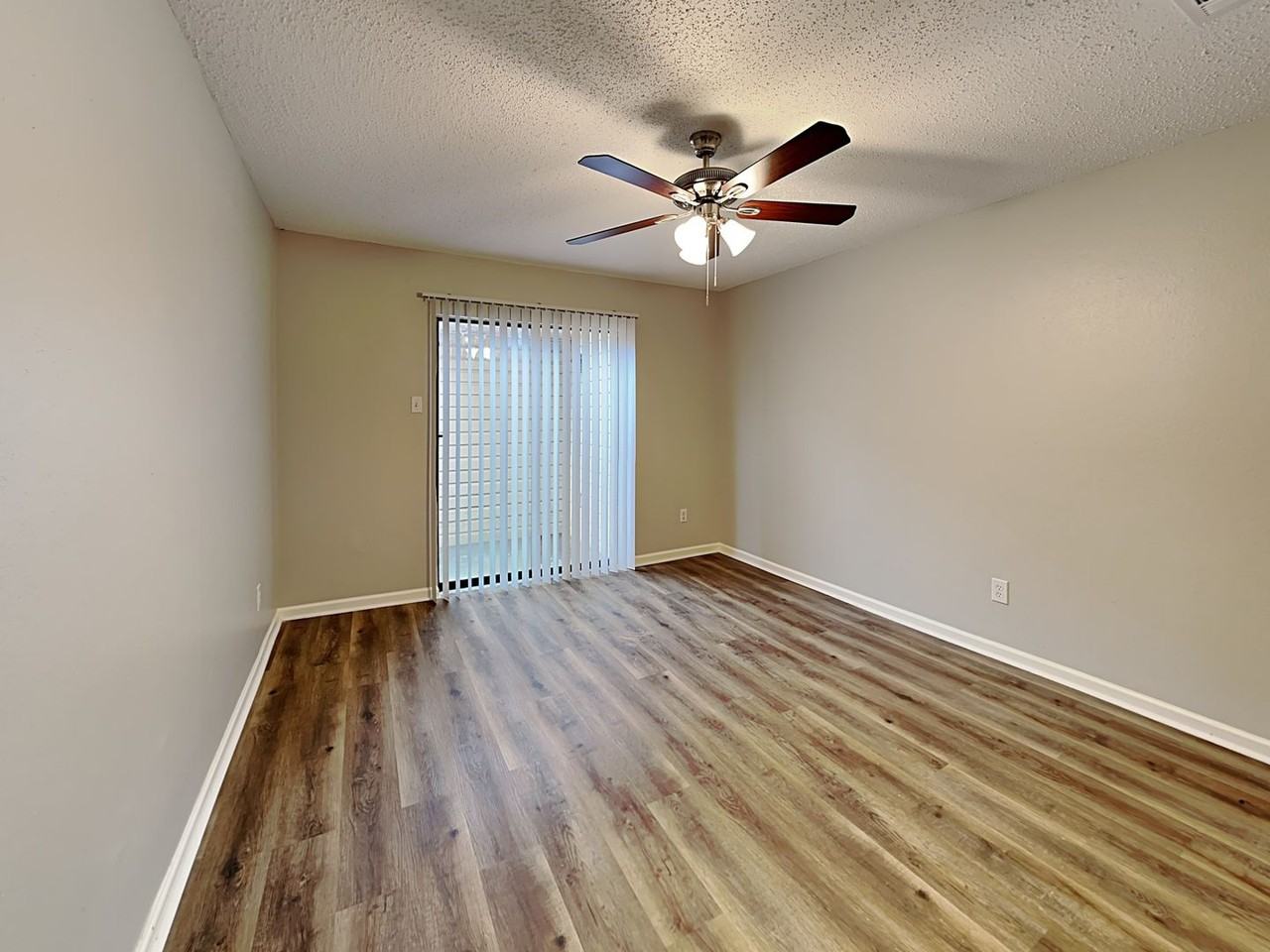 2703 Oak Bend Ln - Photo 6 of 19