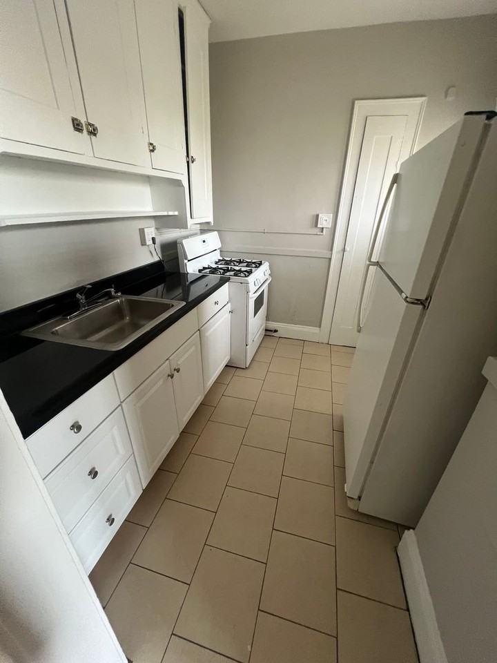 Traymore Apartments - Photo 2 of 26