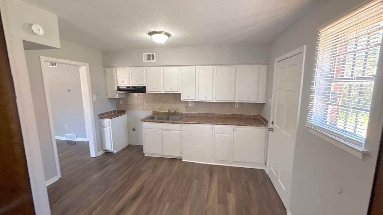 5655 Myers Rd - Photo 2 of 12
