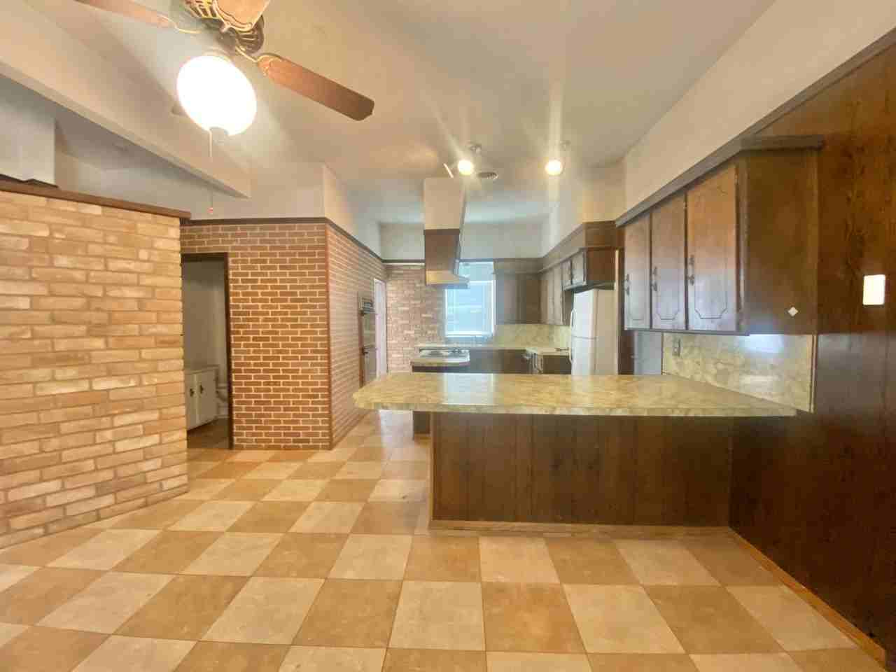 2019 42nd St. - Photo 5 of 27