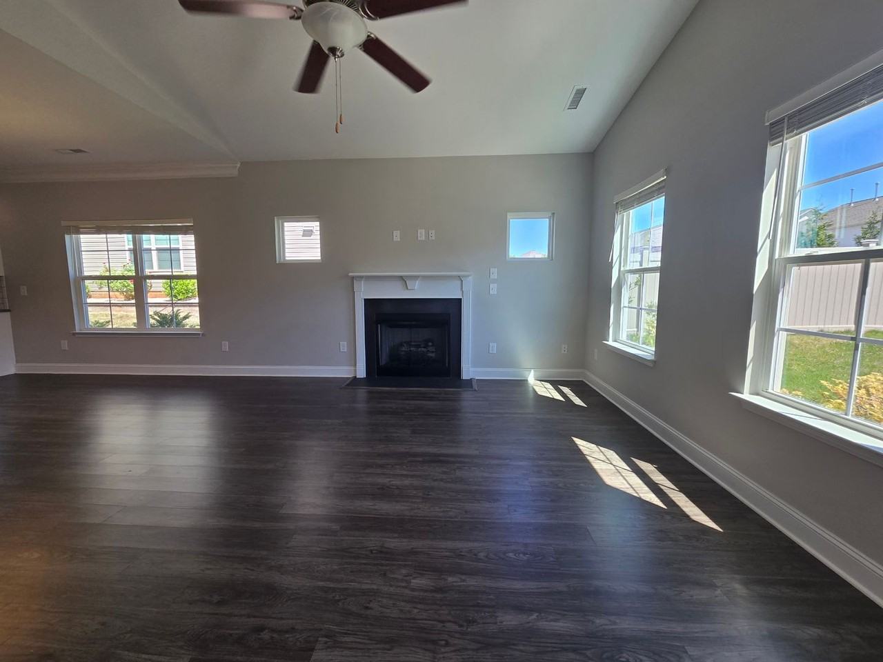 5553 Marblehead Dr - Photo 5 of 19