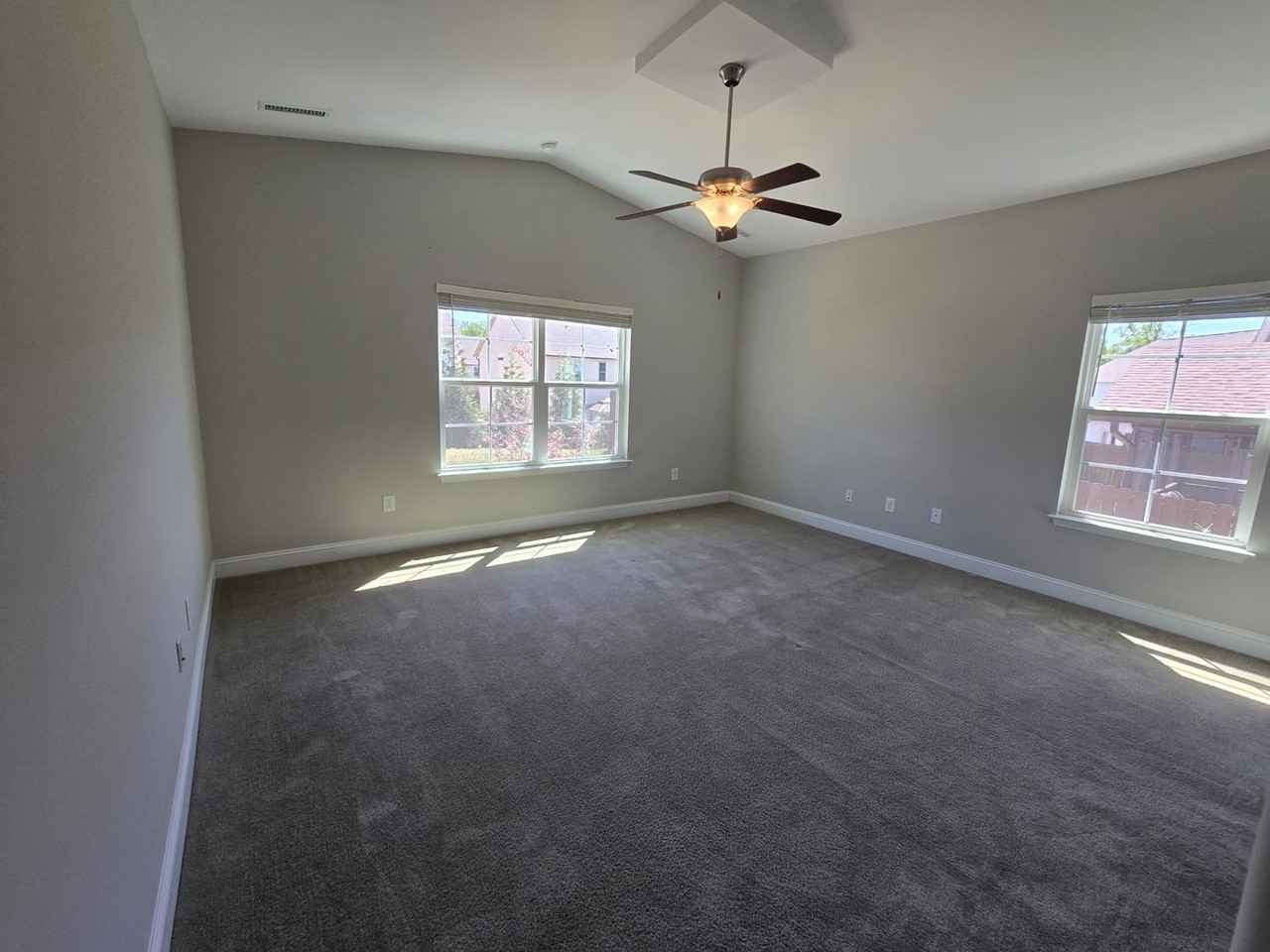 5553 Marblehead Dr - Photo 7 of 19