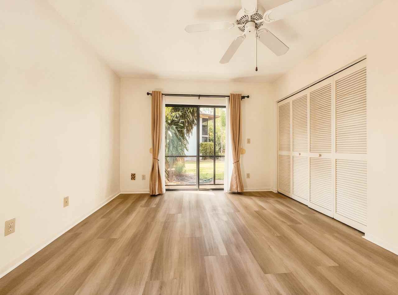 1701 Courtyard Way - Photo 4 of 33