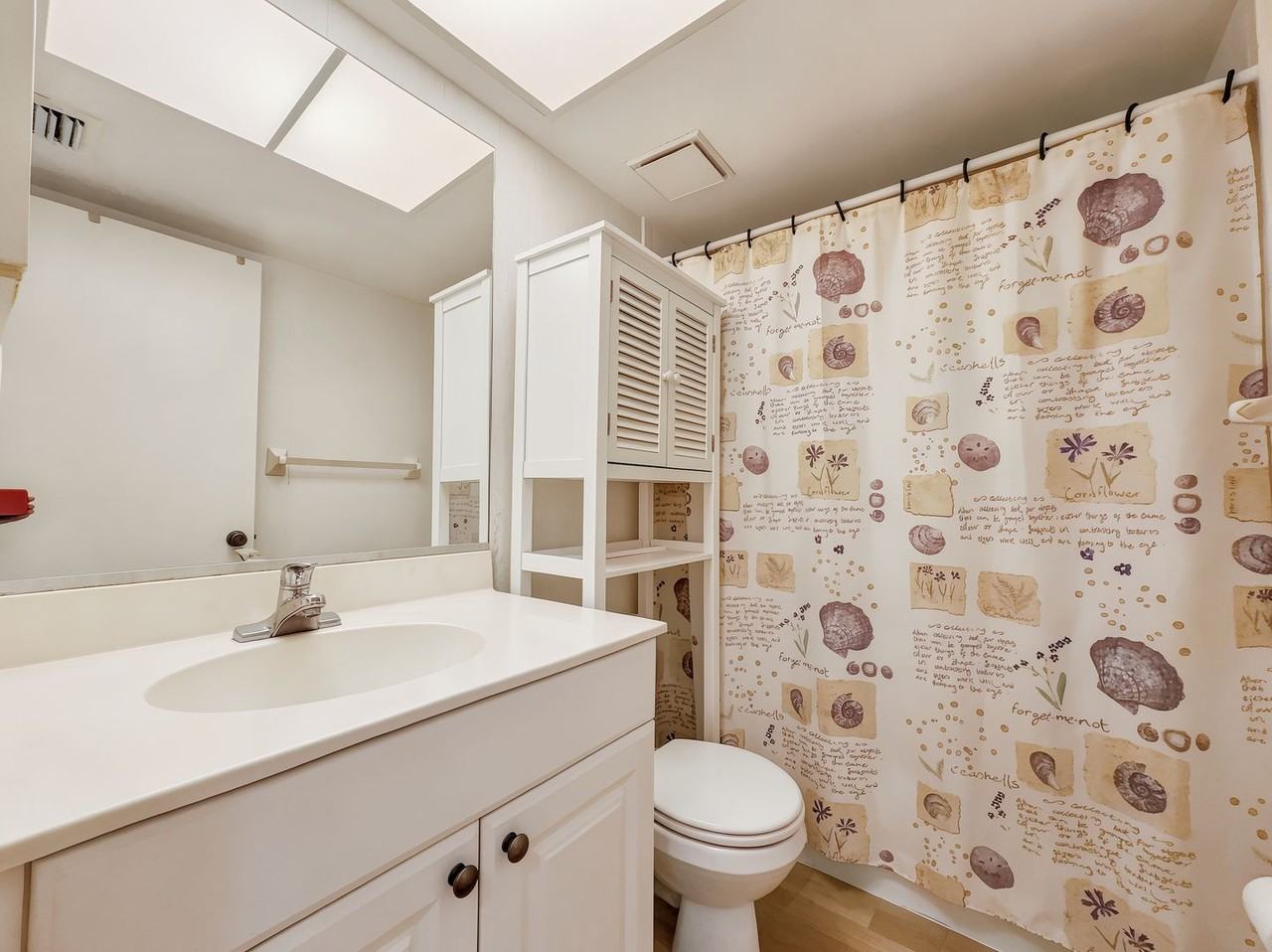 1701 Courtyard Way - Photo 5 of 33