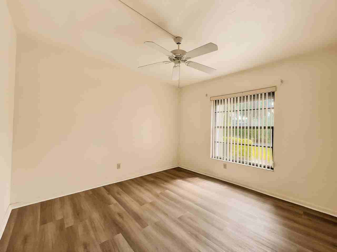 1701 Courtyard Way - Photo 6 of 33