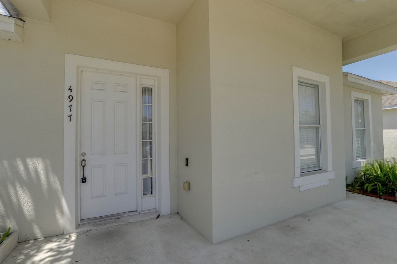 4977 Pall Mall St W - Photo 3 of 29