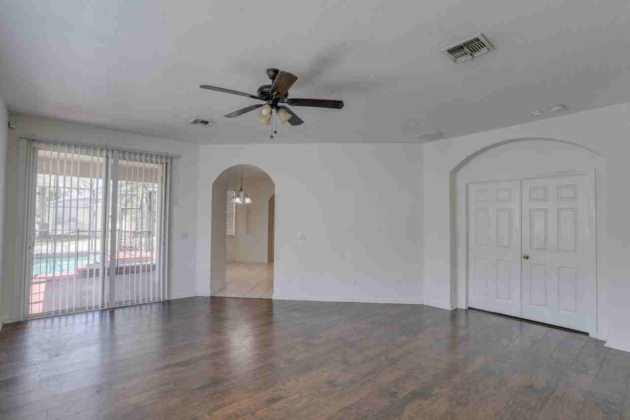 4977 Pall Mall St W - Photo 7 of 29