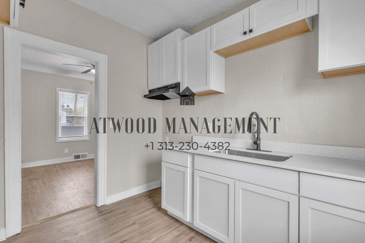 16164 Turner St - Photo 5 of 16