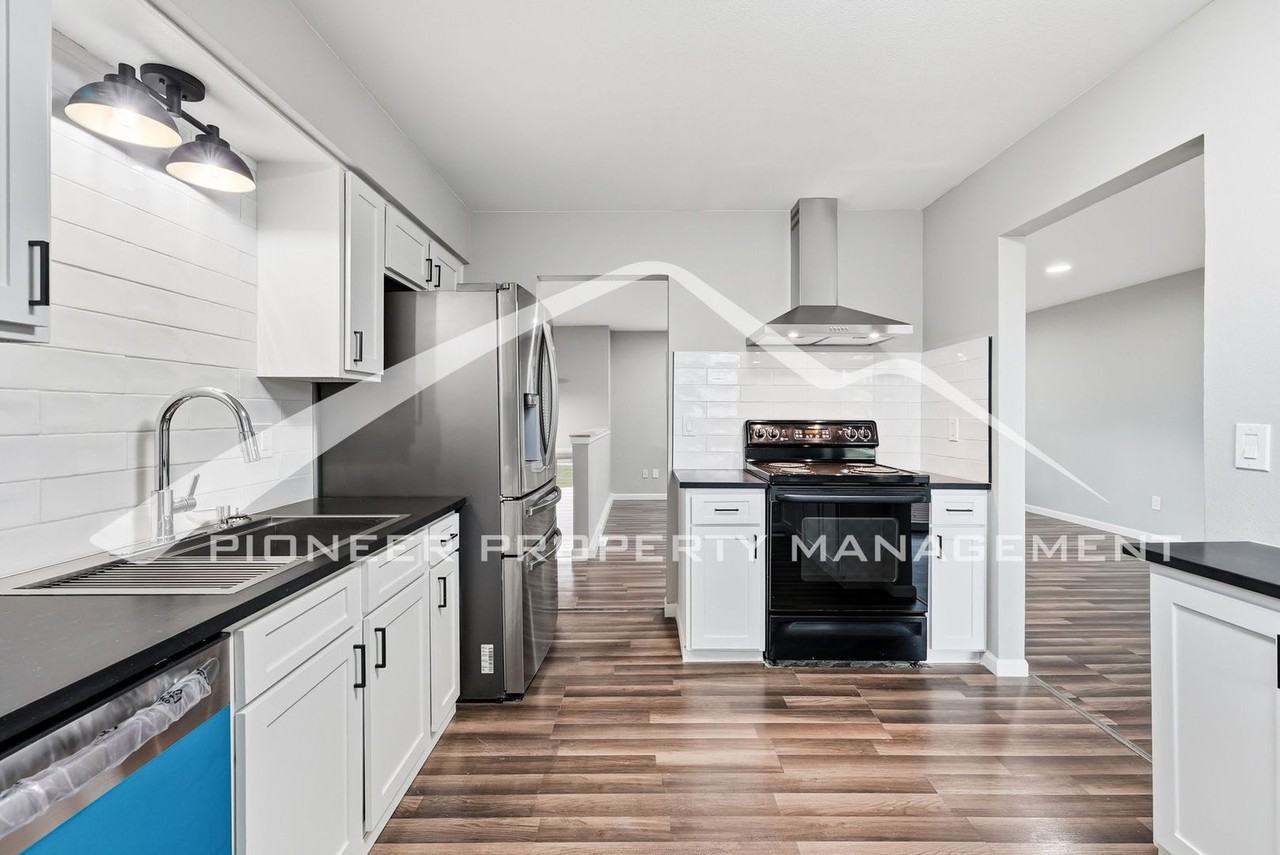 7553 E Easter Way - Photo 7 of 23