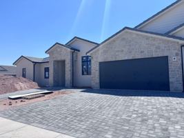 featured image of 2646 2646 E Roseville Dr