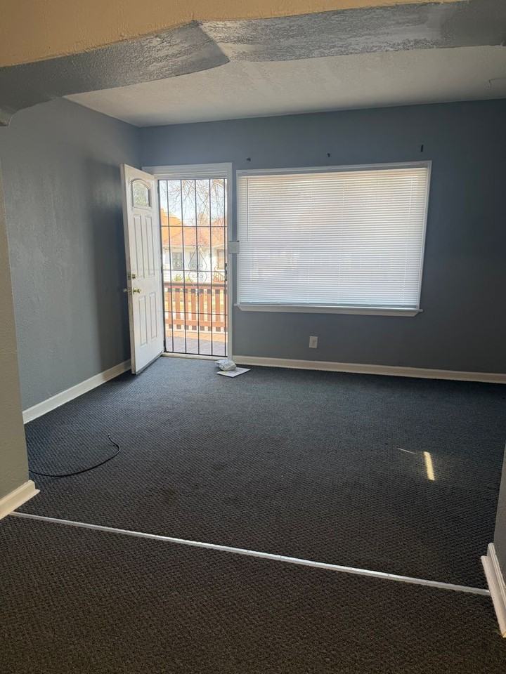 3433 N Palmer St - Photo 6 of 9