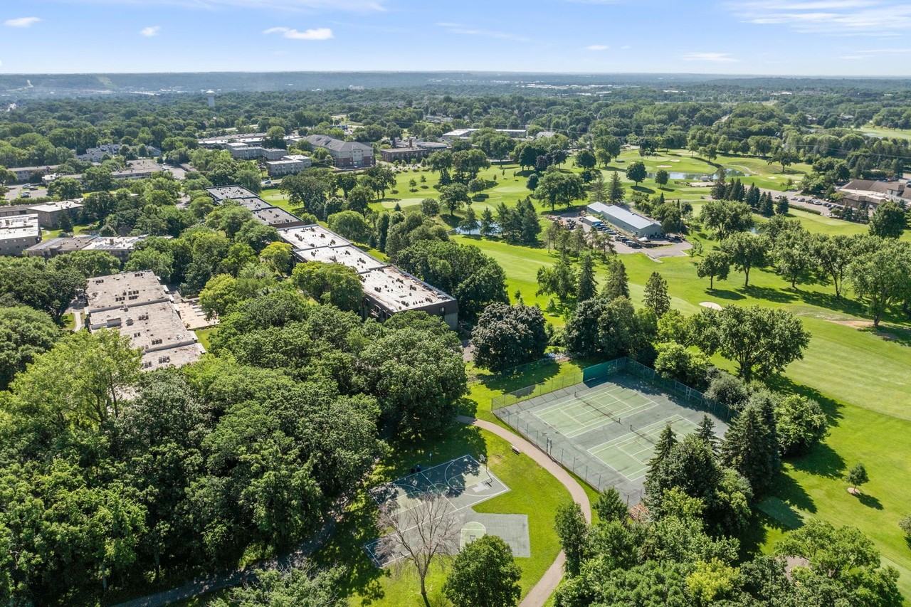 1945 Oakdale Ave #55-228 - Photo 3 of 16