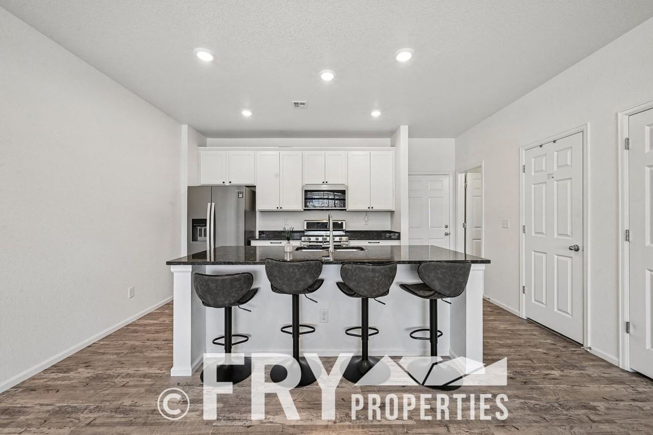 21061 E 60th Ave - Photo 6 of 29