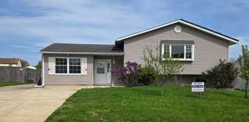 featured image of 9 Warren Dr