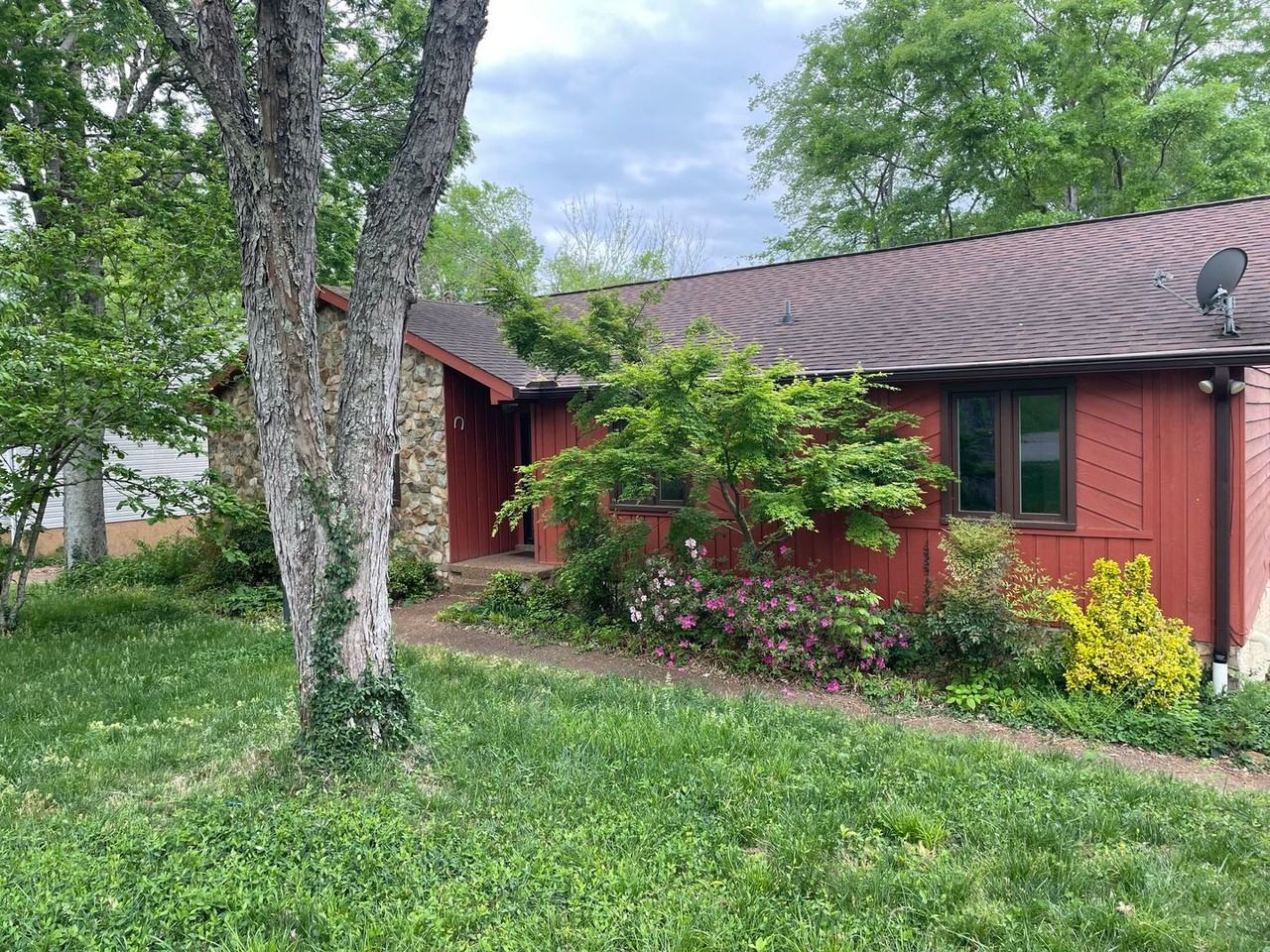 6808 River Ridge Dr - Photo 2 of 31