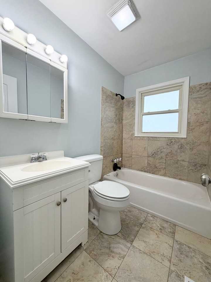 100 Brown Ln - Photo 7 of 10