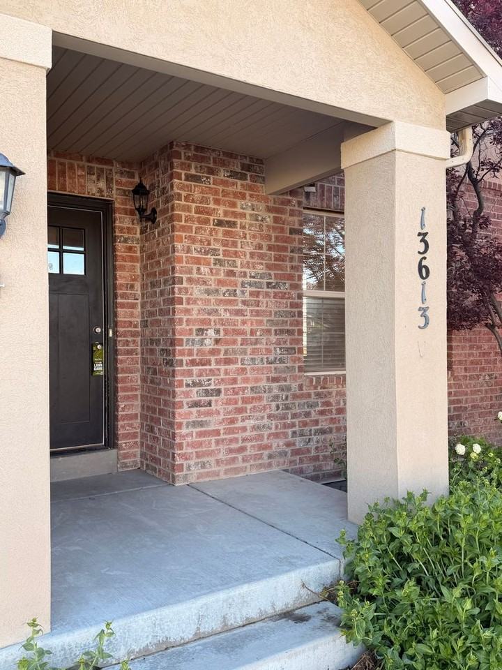 13613 S Blayde Dr - Photo 2 of 42