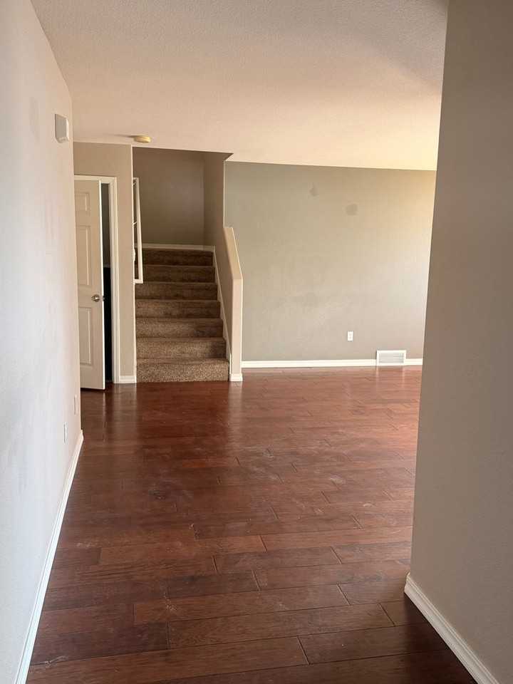 13613 S Blayde Dr - Photo 4 of 42