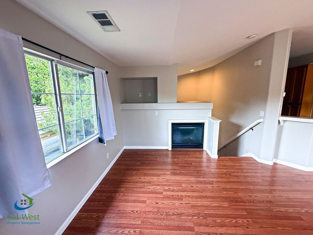 371 Oleander Dr - Photo 4 of 32