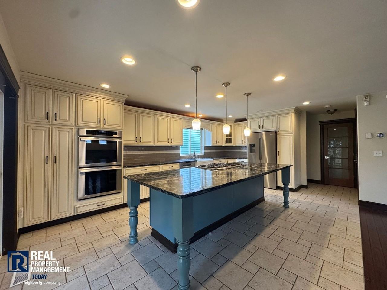 14424 Sandy Glen Ln E - Photo 6 of 24