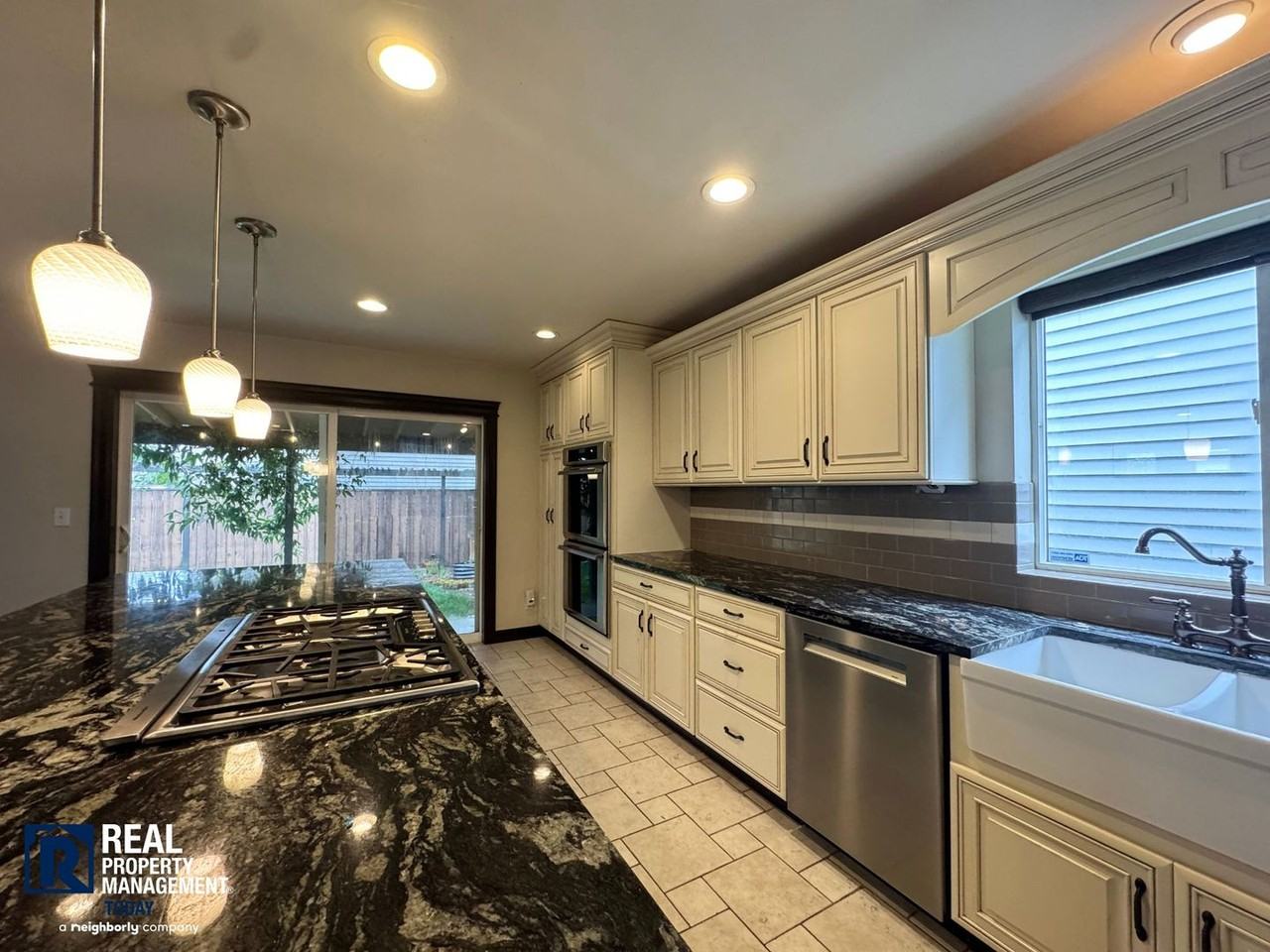 14424 Sandy Glen Ln E - Photo 7 of 24