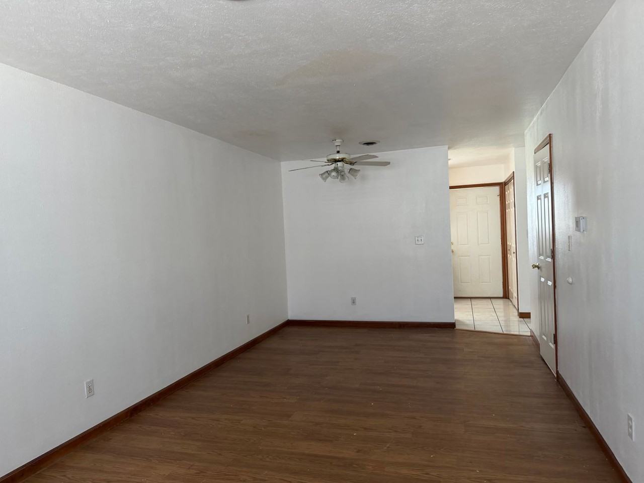 176 Jennifer Ct - Photo 2 of 5