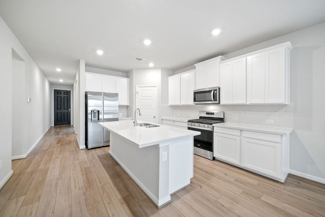 13131 Braxon Pass - Photo 7 of 9