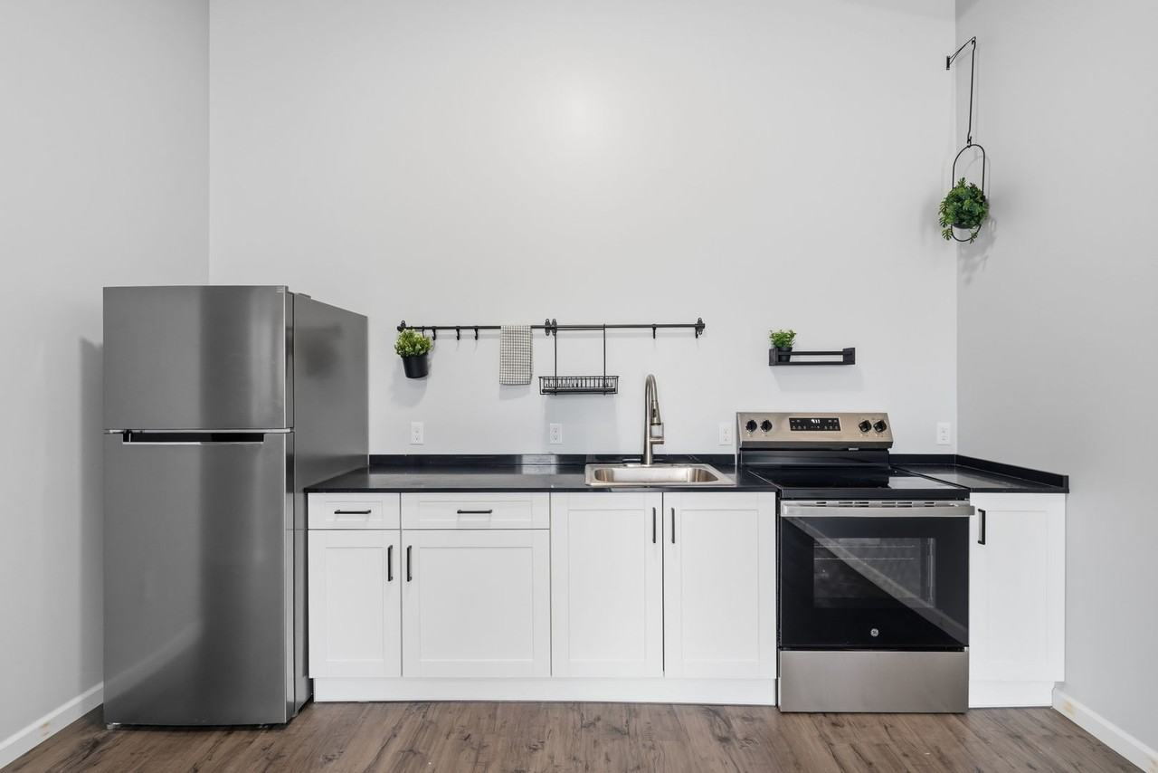 97 Maple street /174 - Photo 2 of 21