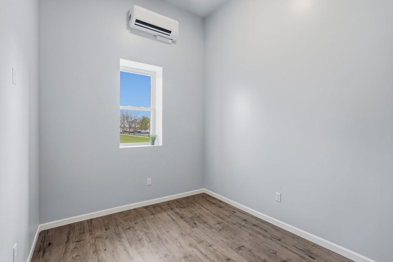 97 Maple street /174 - Photo 5 of 21