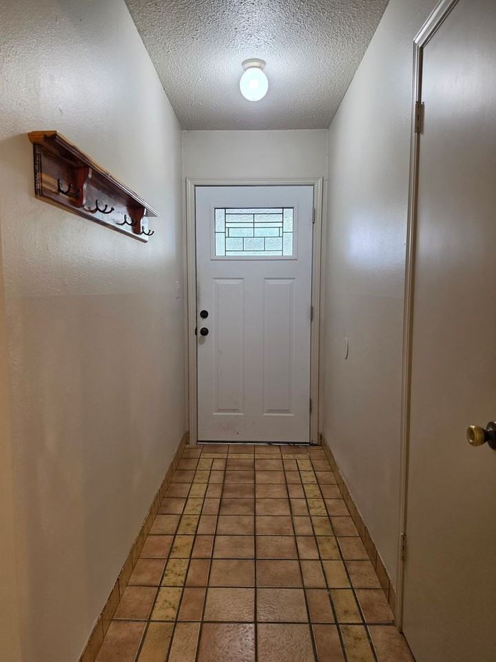 1 Red Oak Rd - Photo 3 of 42