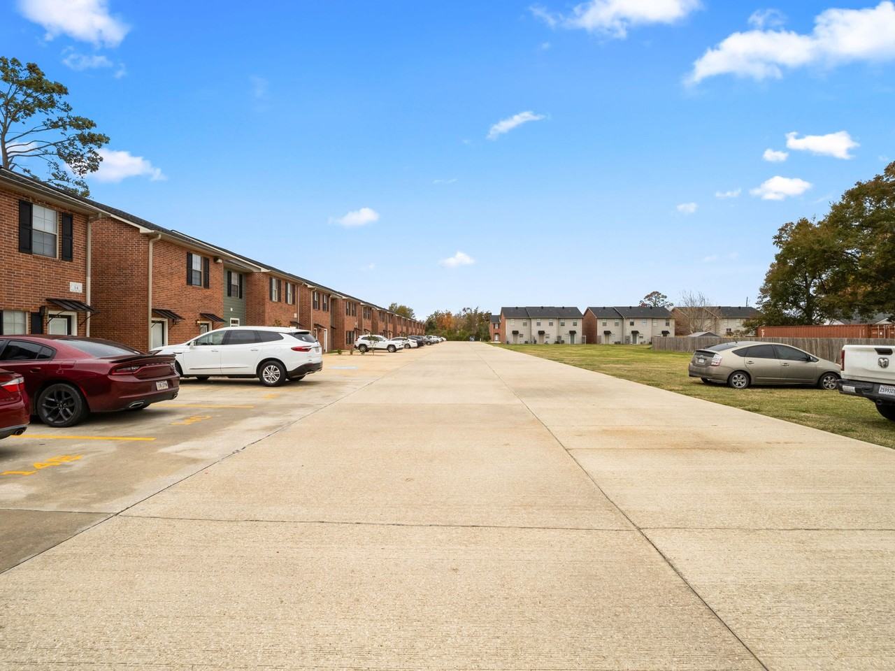 1711 Mignonette Ln - Photo 4 of 13