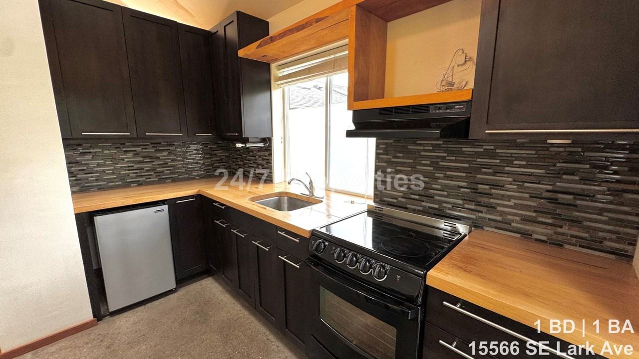 15566 Se Lark Ave - Photo 7 of 14