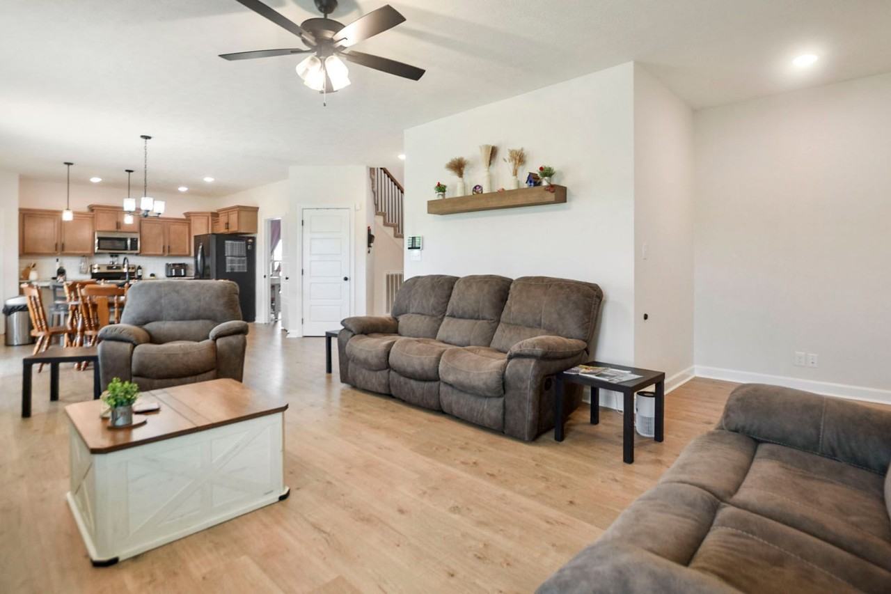 2058 Ireland Way - Photo 4 of 17