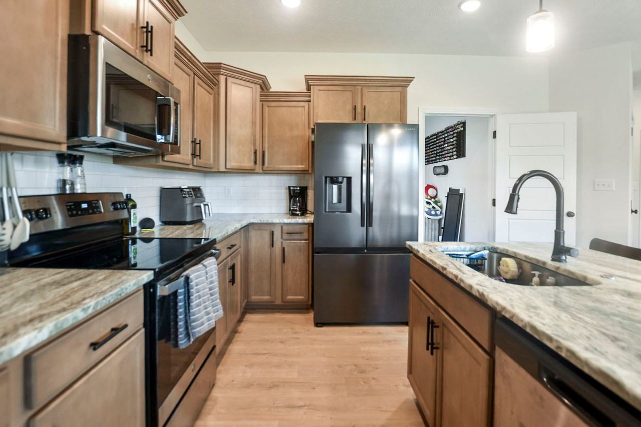 2058 Ireland Way - Photo 7 of 17