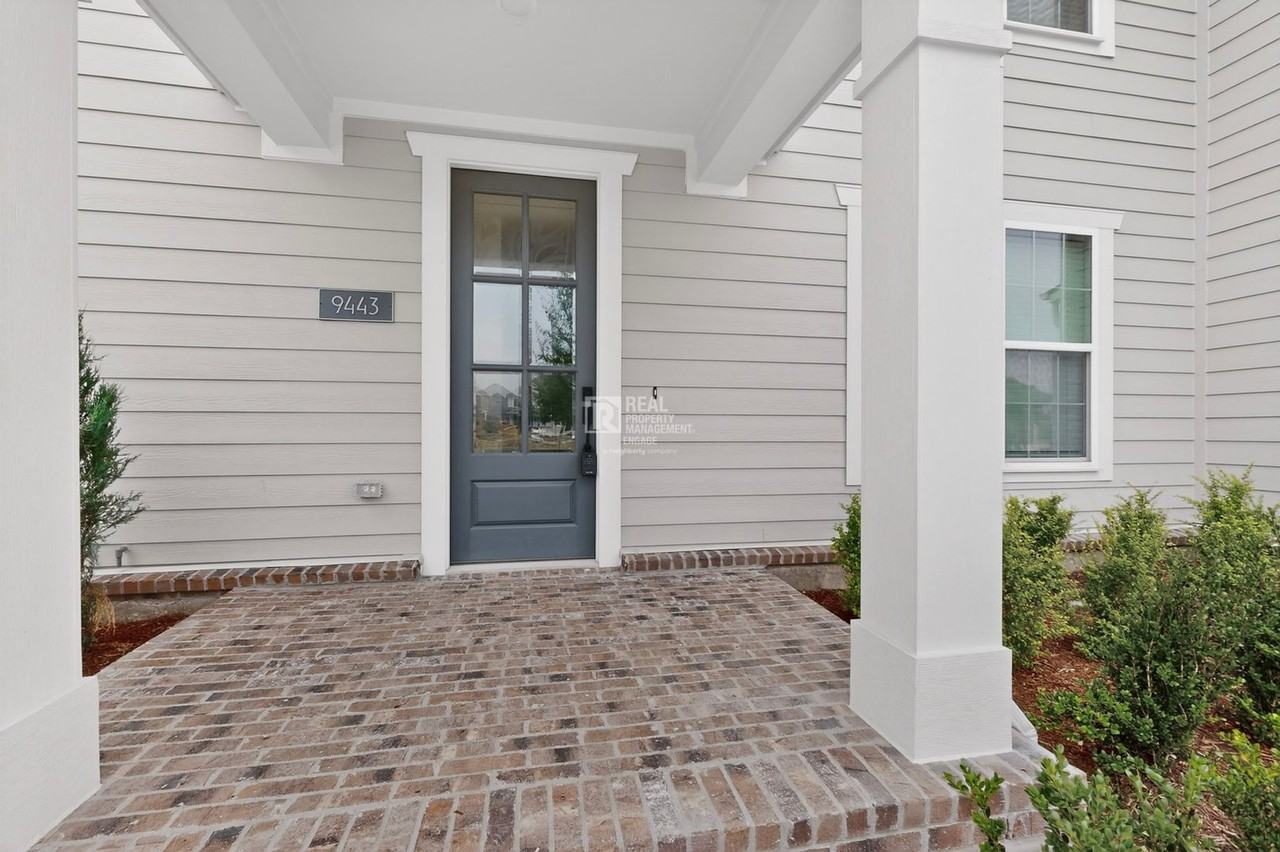 9443 Speaker Dr - Photo 6 of 39