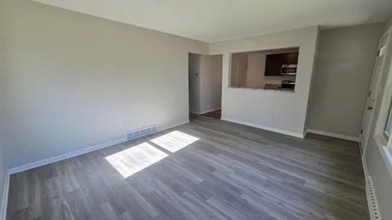 231 Prospect Ave - Photo 3 of 7