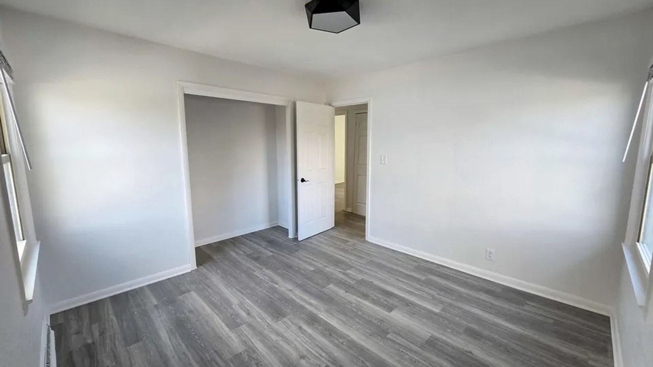 231 Prospect Ave - Photo 5 of 7