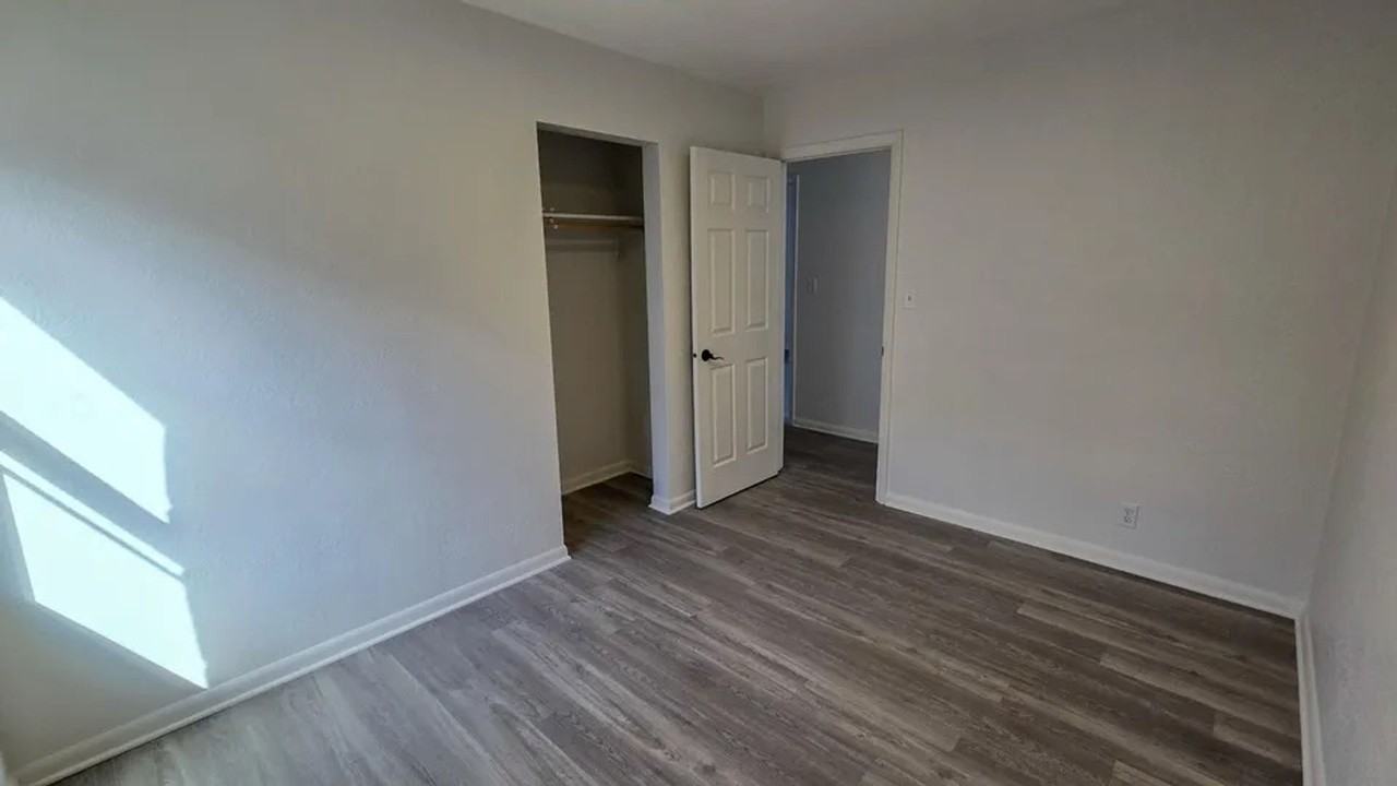 231 Prospect Ave - Photo 6 of 7