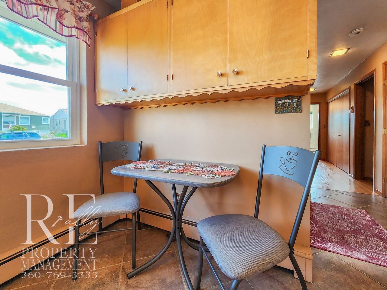 2113 Brashem Ave - Photo 5 of 40