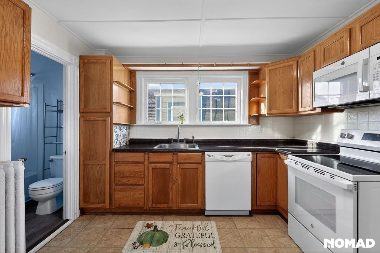 21 Hall Ave - Photo 5 of 30